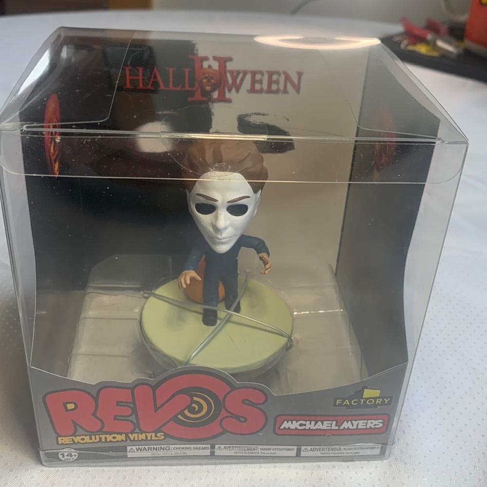 Revos Michael Myers Vinyl Figurine Revolution Vinyls Brand New Sealed Halloween